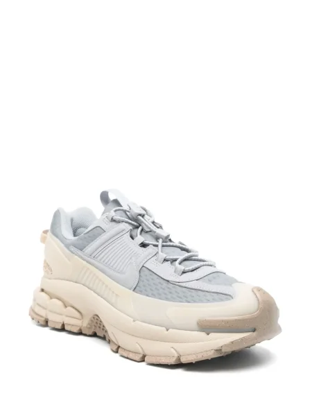 Sneakerși Nike Vomero gri