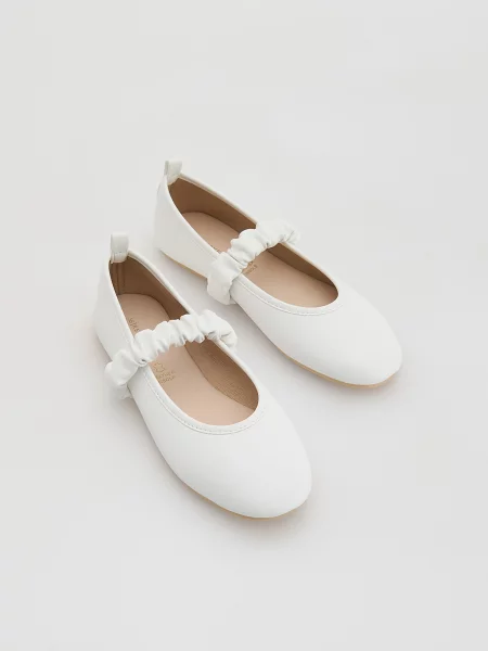 Кожаные балетки Reserved белые