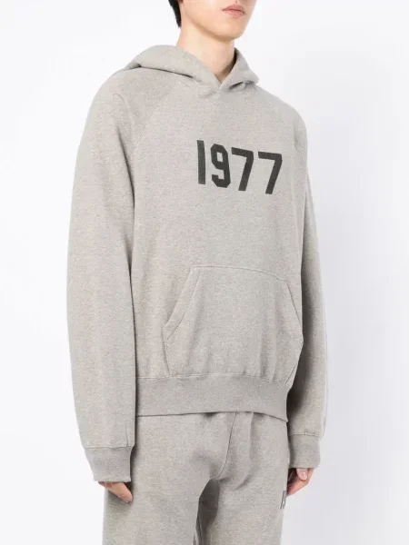 Суичър с качулка Fear Of God Essentials с принт сиво