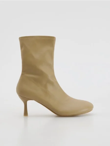 Ботильоны Reserved