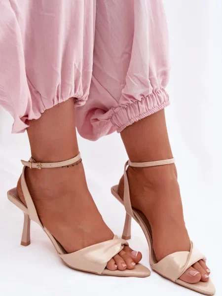 Сандали Boto с висок ток бежово