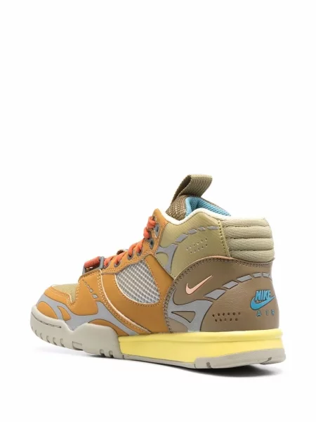 Turistika tenisky Nike hnědé