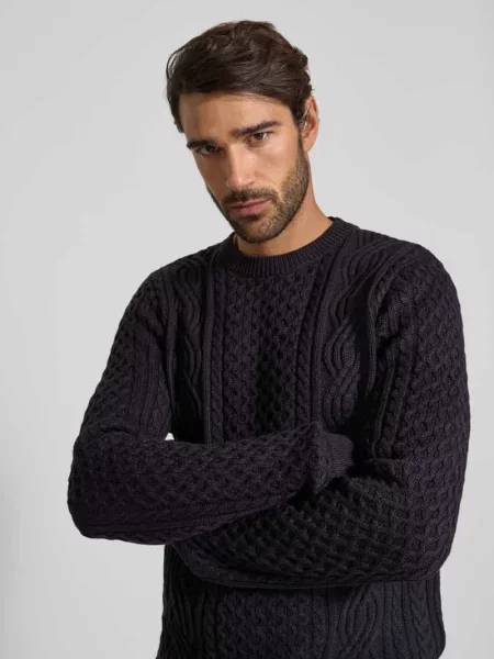 Sweter z dzianiny z prążkowanymi wykończeniami model ‘BLUSEAN’ Jack & Jones Premium granatowy