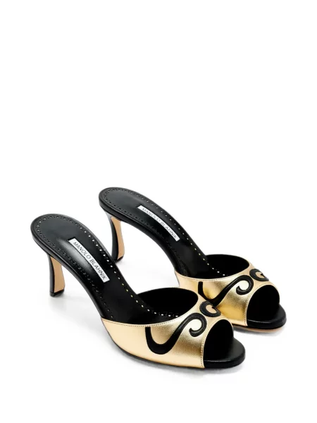 Sandale Manolo Blahnik din piele cu aplicații