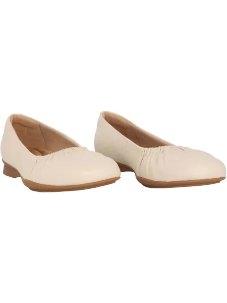 Pantofi Clarks bej