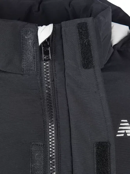 Детская куртка New Balance черная