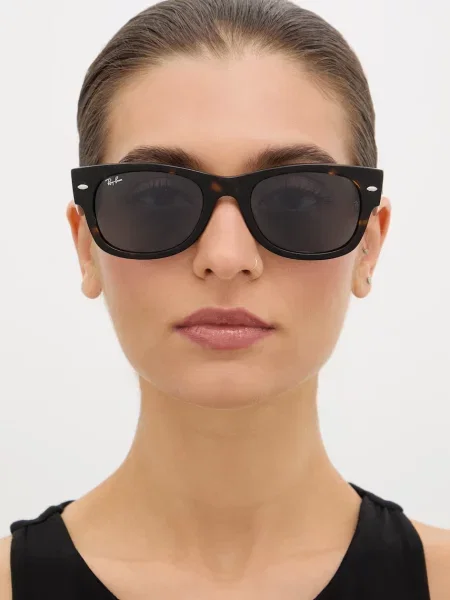 Ray-Ban napszemüveg barna