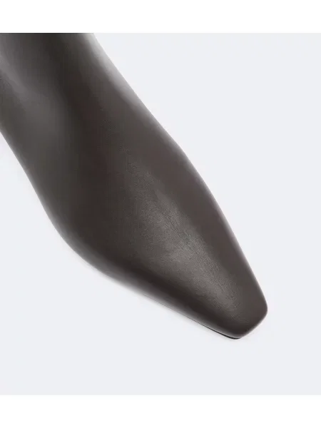 Cizme scurte Aeyde din piele maro