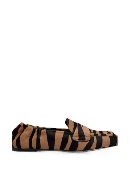 Pantofi loafer Stuart Weitzman cu imagine cu model zebră maro