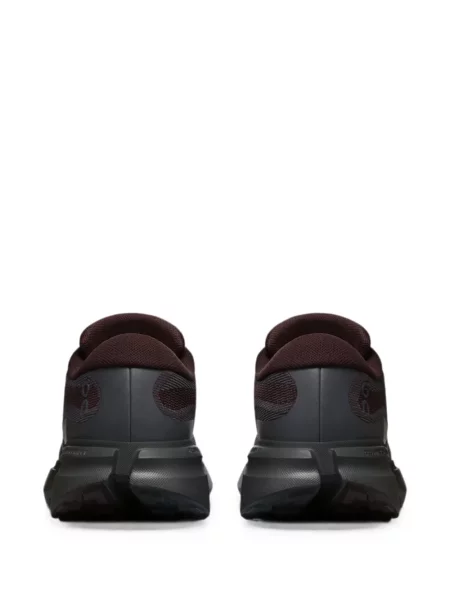 Sneakerși On roșu