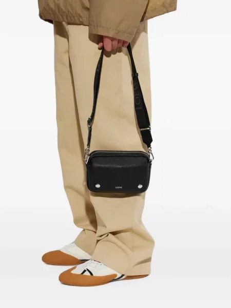 Geantă crossbody Loewe din piele negru