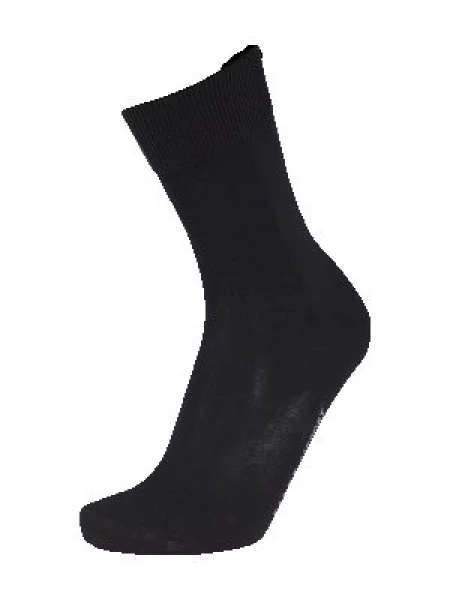 Skarpety z mieszanki żywej wełny model ‘Airport Sock’ Falke niebieskie