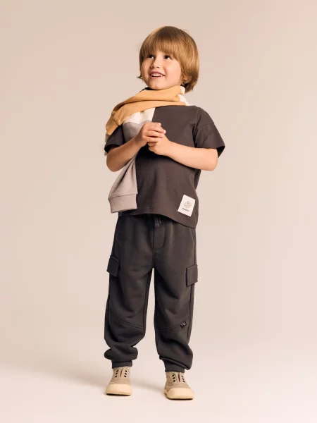 Reserved Pantaloni de jogging din gri-închis gri