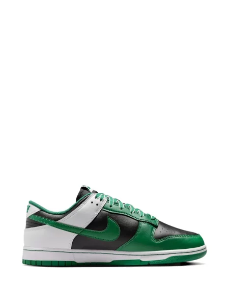 Tricou Nike cu broderie cu decolteu în V retro roz