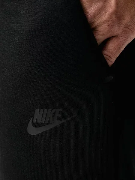 Férfi nadrág Nike Tech Joggers black/black. Méret: S fekete