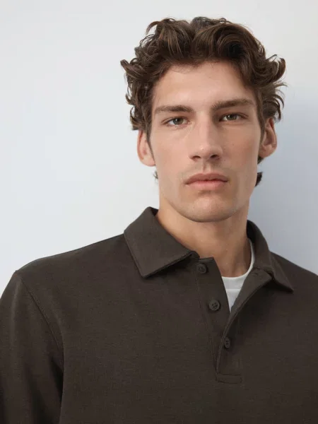 Bluza z kołnierzykiem polo o kroju regular fit Mężczyzna XXL MANGO MAN brązowy