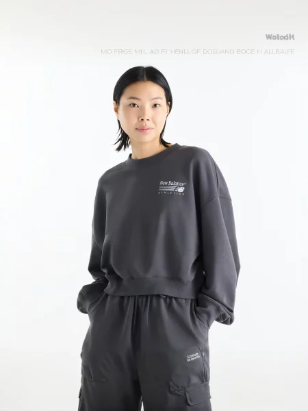 Свитер New Balance черный