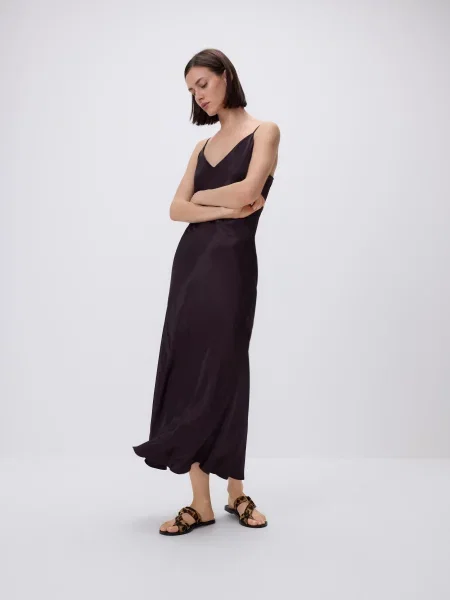 Шлепанцы Reserved с принтом с животным принтом