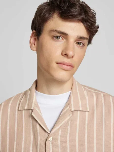 Koszula casualowa z kołnierzem z połami model ‘EENZO’ Jack & Jones beżowa