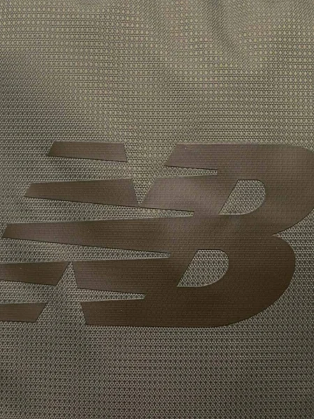 Olcsóbban. New Balance Opp Core 22 l sötét olajzöld hátizsák. Méret: OS zöld