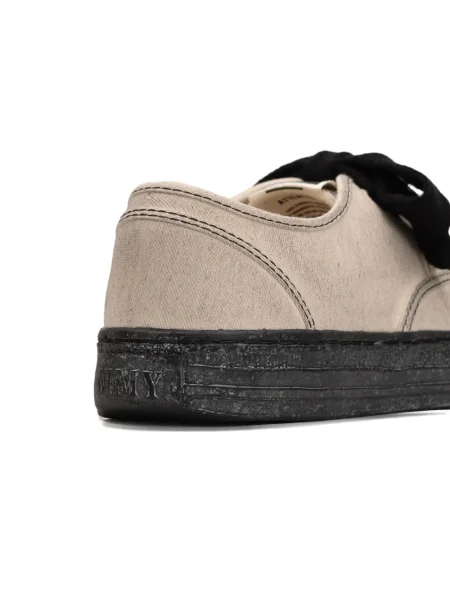 Sneakerși General Scale.