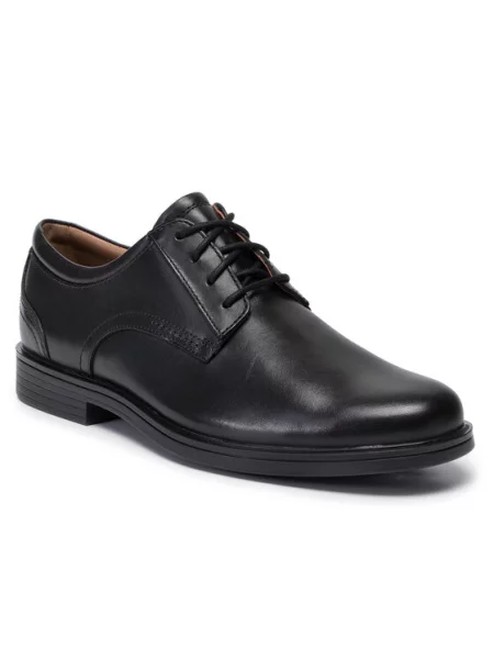 Κλειστά παπούτσια Clarks μαύρο