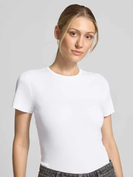 T-shirt o kroju slim fit z elastycznej mieszanki bawełny More & More biała