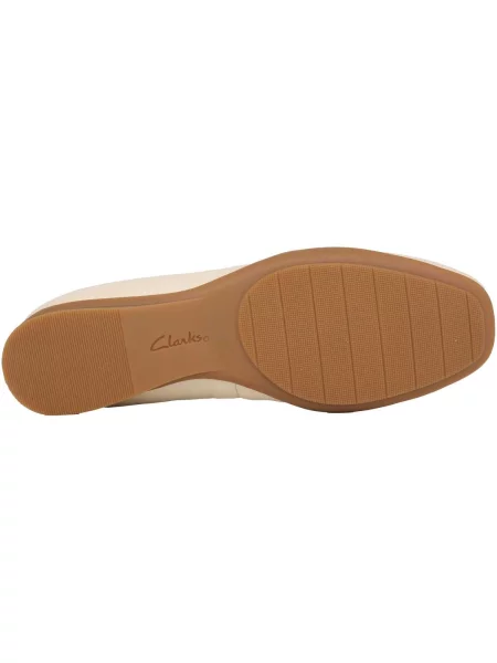 Pantofi Clarks bej