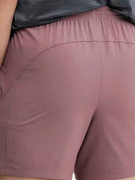 Pantaloni scurți Under Armour roz