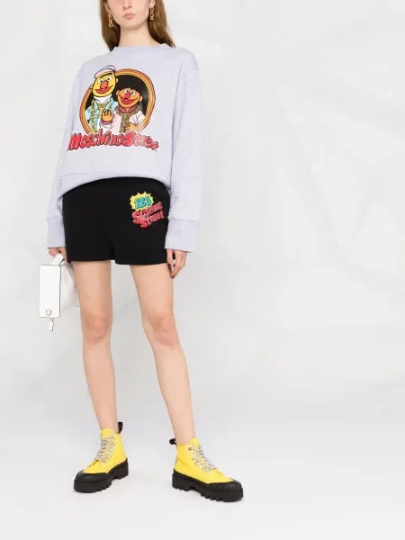 Gatvės stiliaus šortai Moschino juoda
