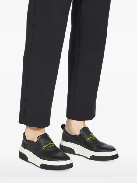 Sneakerși Ferragamo din piele cu imagine negru