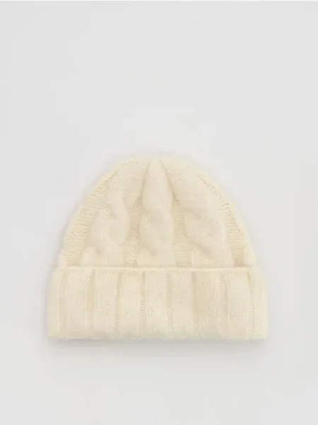 Reserved Шапка-біні з високим вмістом вовни альпаки кремовий 