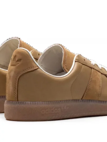 Ochelari de soare Adidas cu imprimeu geometric maro