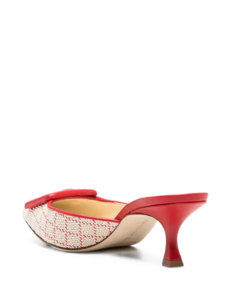 Papuci tip mules Manolo Blahnik cu cataramă