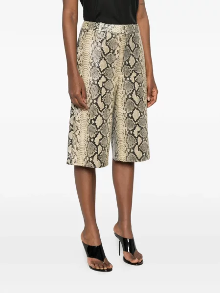 Pantaloni scurți Gestuz cu imagine