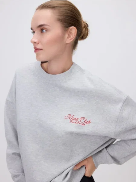 Reserved Hanorac cu text brodat deschis gri