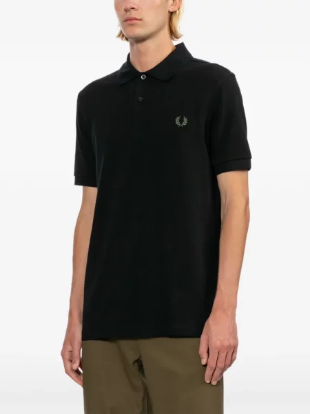Къс поло тениска Fred Perry бродирана черно