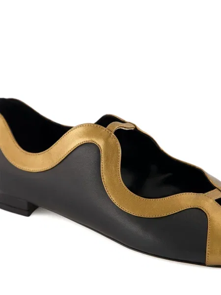 Sandale Manolo Blahnik din piele negru