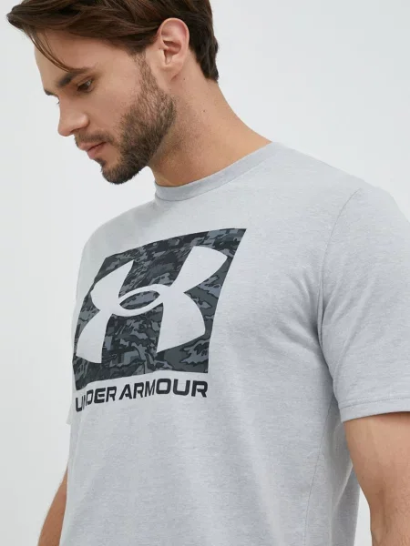 Тениска Under Armour с принт сиво