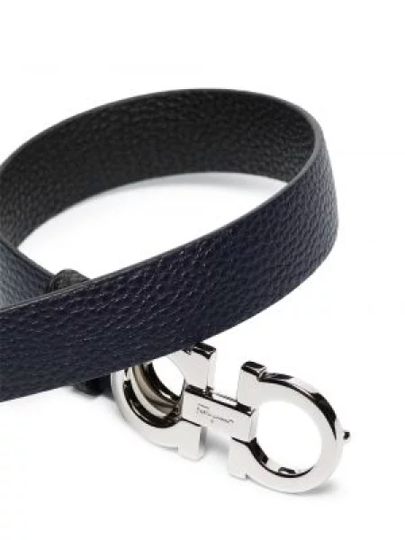 Diržas Ferragamo su sagtimis grįžtamasis mėlyna