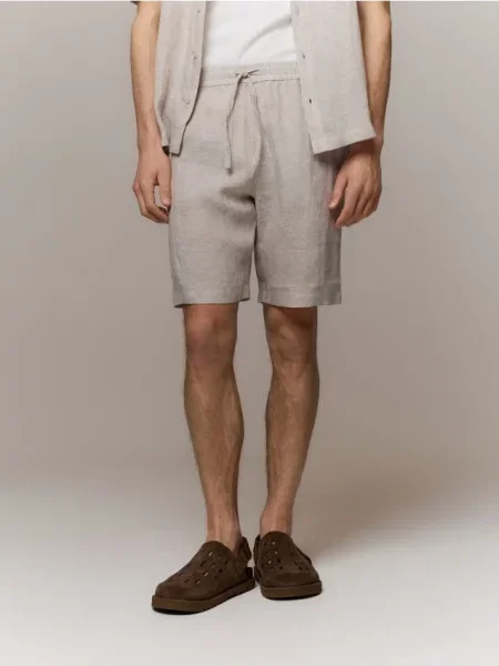 Reserved Pantaloni scurți jogger din in bej