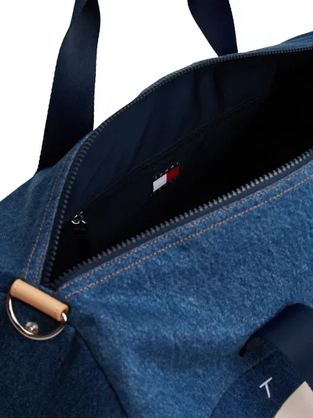 Torbica Tommy Jeans Archive Denim Duffle modra