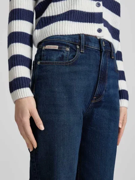 Jeansy o prostym kroju z naszywką z logo model „New Moon” Calvin Klein Jeans niebieskie