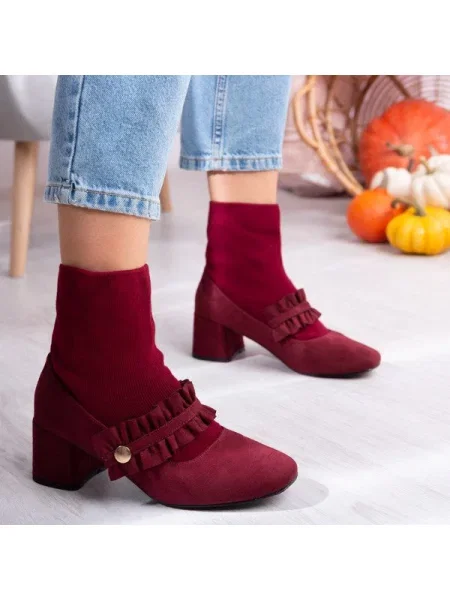 Salonarji Resti rdeča