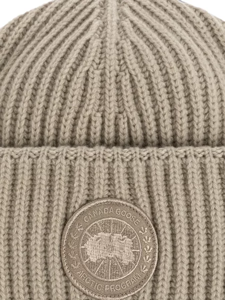 Căciulă Canada Goose tricotate cu autograf