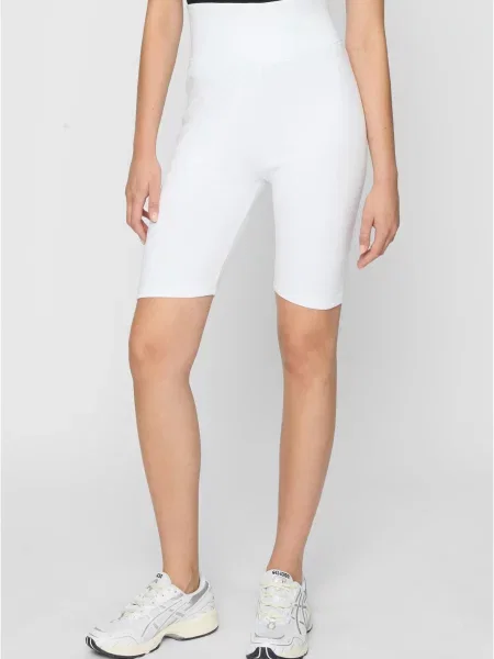 Pantaloni scurți Urban Classics cu talie înaltă alb