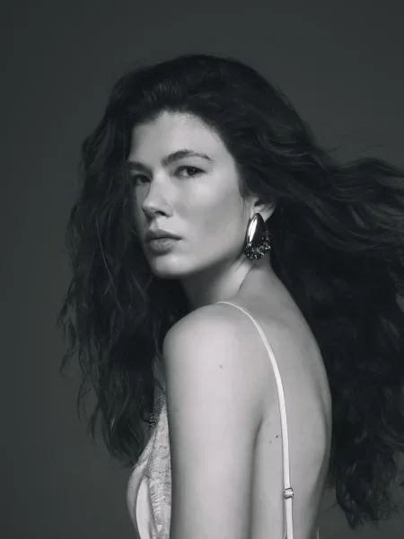 Серьги Reserved с камнями коричневые