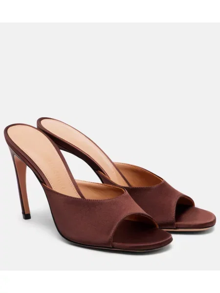 Papuci tip mules The Attico din satin maro
