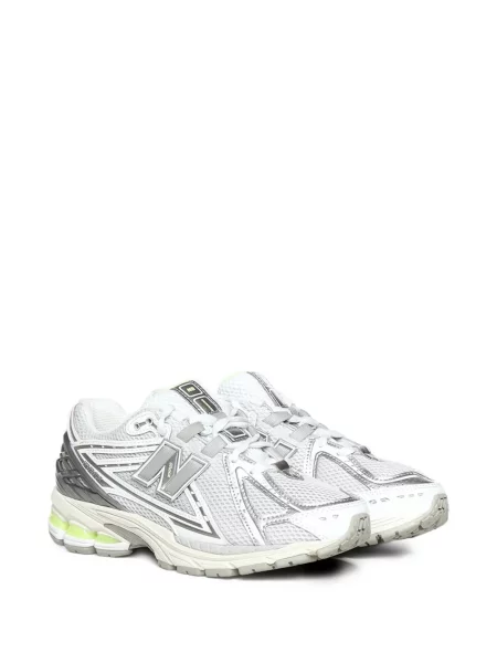 Тениска New Balance бродирана бяло