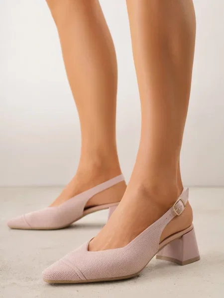 Pantofi cu roz